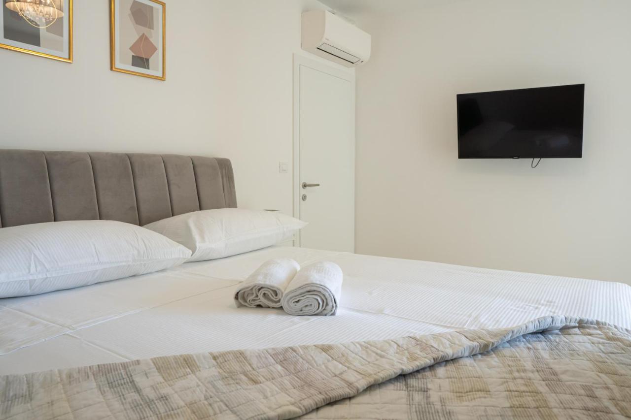 Golden Luxury Apartment สปลิท ภายนอก รูปภาพ