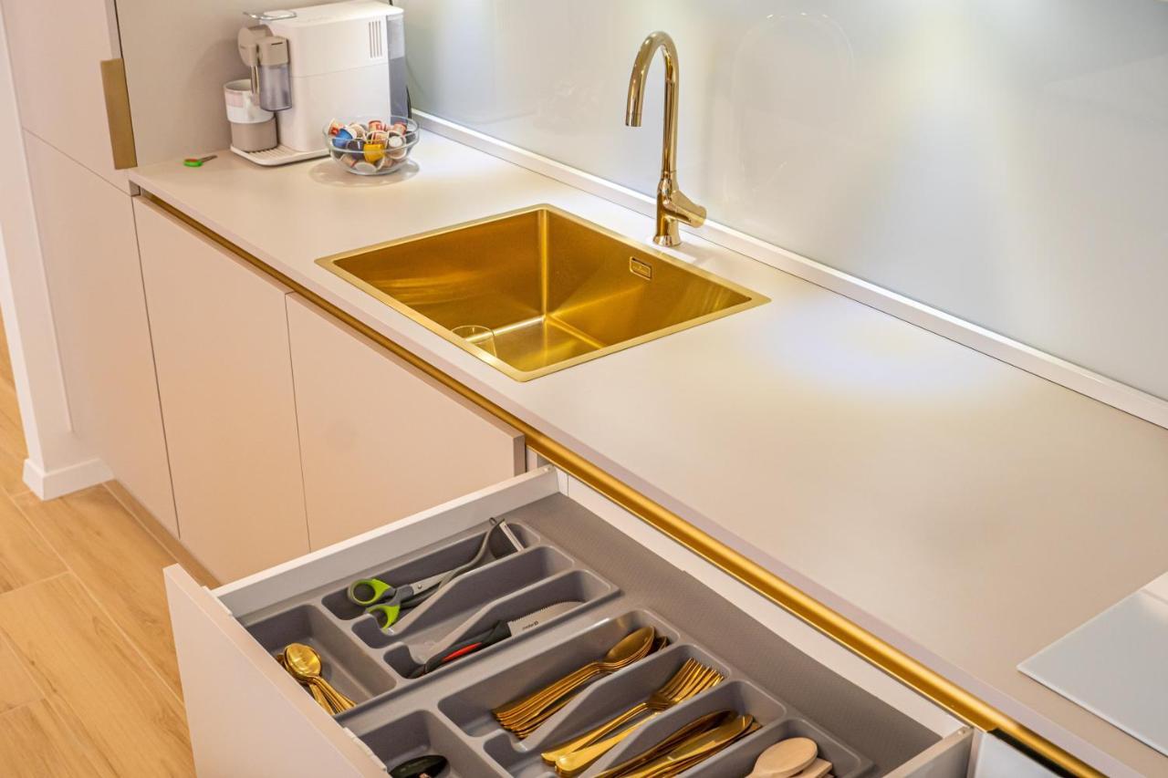 Golden Luxury Apartment สปลิท ภายนอก รูปภาพ